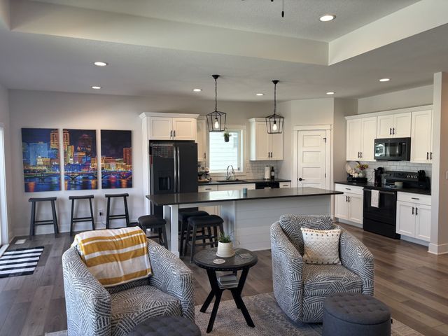 3375 Grand Valley Dr. Drive, West Des Moines, IA 50265