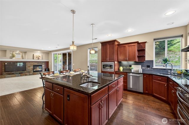 8119 172nd Avenue E, Sumner, WA 98390