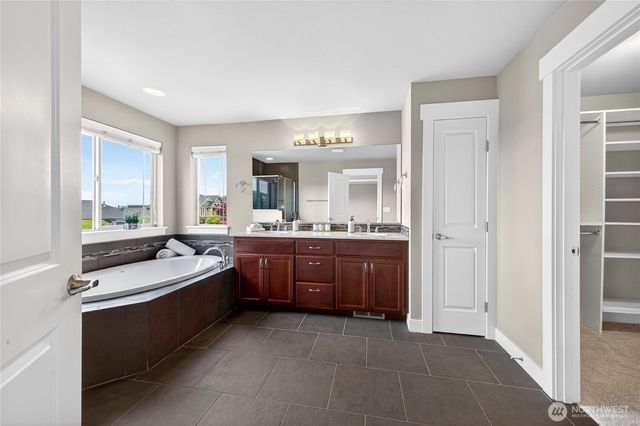 8119 172nd Avenue E, Sumner, WA 98390