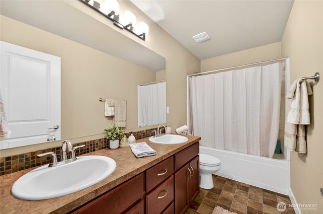 8119 172nd Avenue E, Sumner, WA 98390