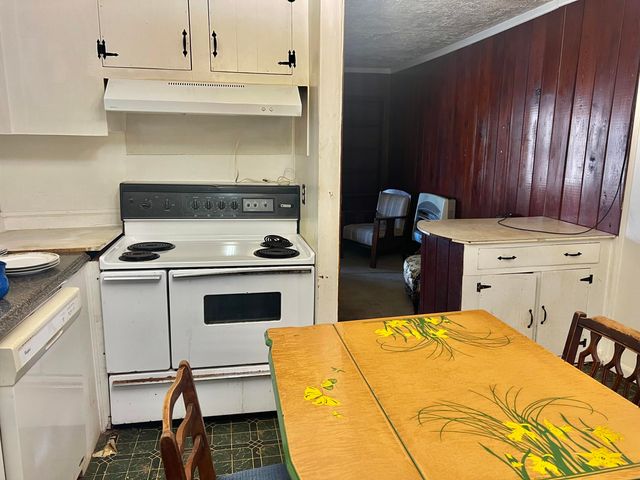 39 Tip Top Drive, Greeleyville, SC 29056
