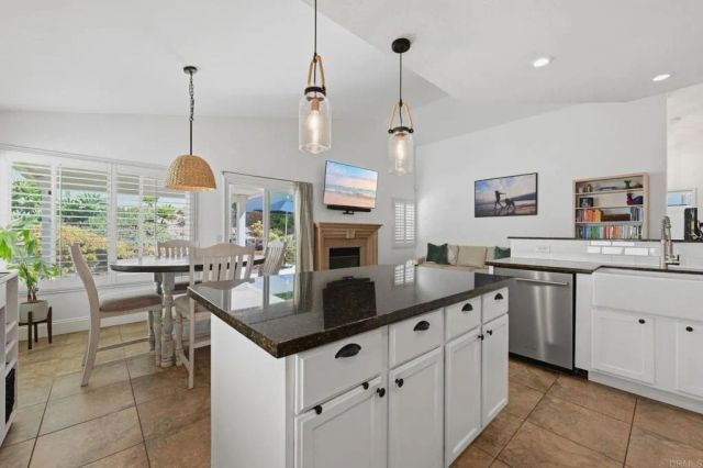 1701 Crystal Ridge Way, Vista, CA 92081