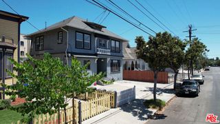 1978 Bonsallo Avenue, Los Angeles, CA 90007