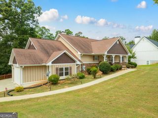 35 Villa Court, Hartwell, GA 30643
