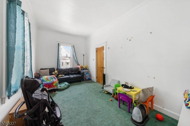 305 W Clay Ave, Roselle Park Boro, NJ 07204