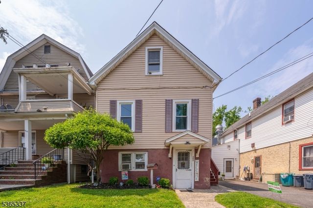 305 W Clay Ave, Roselle Park Boro, NJ 07204