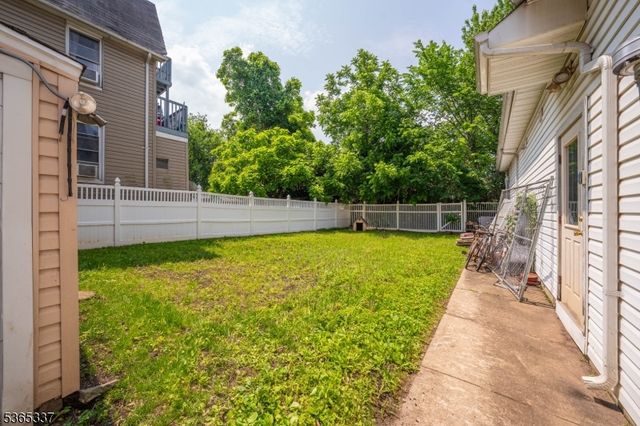 305 W Clay Ave, Roselle Park Boro, NJ 07204