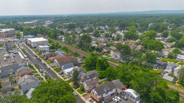 305 W Clay Ave, Roselle Park Boro, NJ 07204