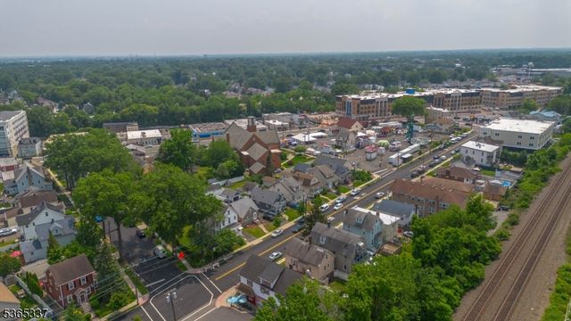 305 W Clay Ave, Roselle Park Boro, NJ 07204