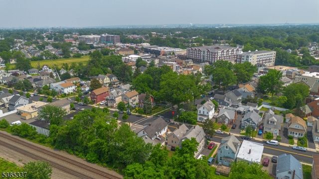 305 W Clay Ave, Roselle Park Boro, NJ 07204
