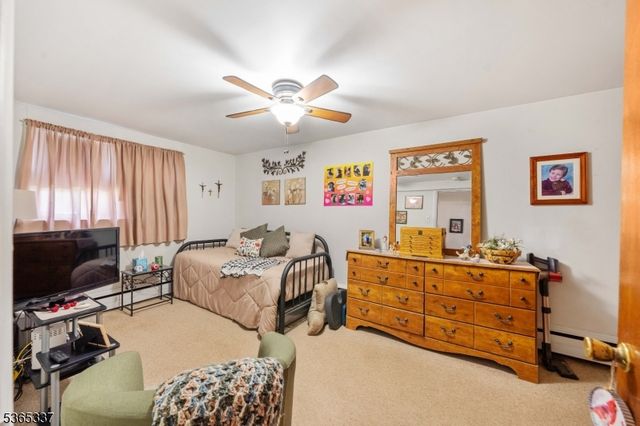 305 W Clay Ave, Roselle Park Boro, NJ 07204