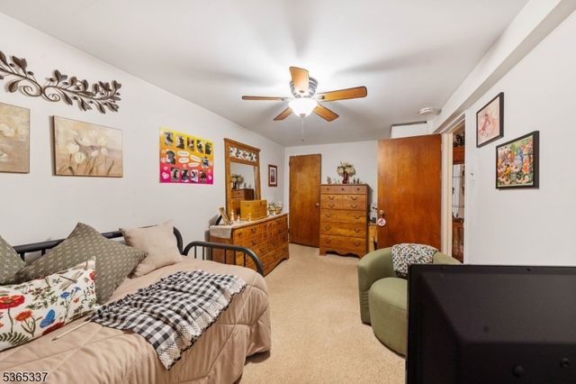 305 W Clay Ave, Roselle Park Boro, NJ 07204