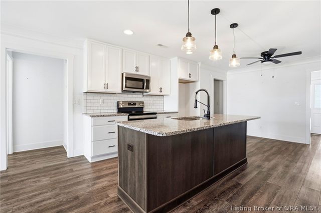 7201 Sunnybrook, Charlestown, IN 47111