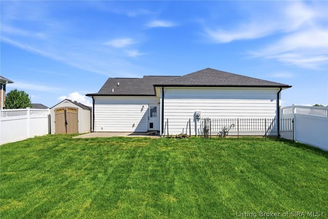 7201 Sunnybrook, Charlestown, IN 47111