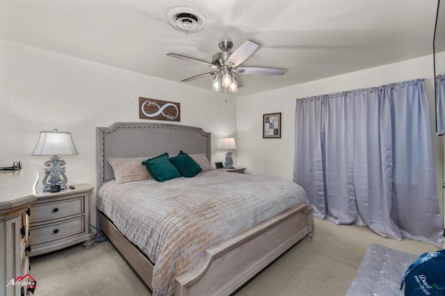 214 Christian Dr, Henderson, TX 75652