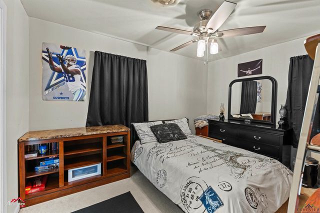 214 Christian Dr, Henderson, TX 75652