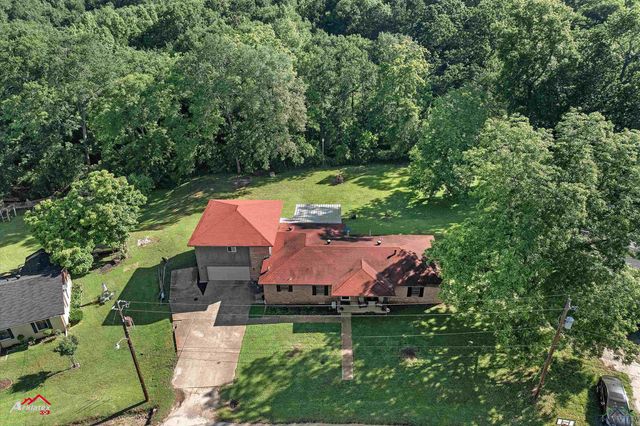 214 Christian Dr, Henderson, TX 75652