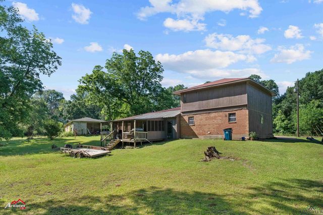 214 Christian Dr, Henderson, TX 75652