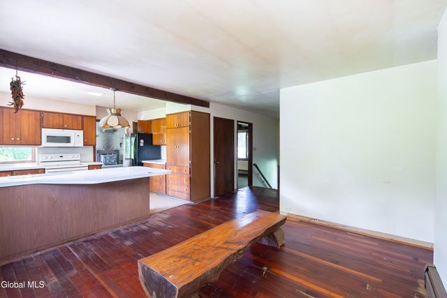 40 Rutkiewicz Road, Coeymans, NY 12143