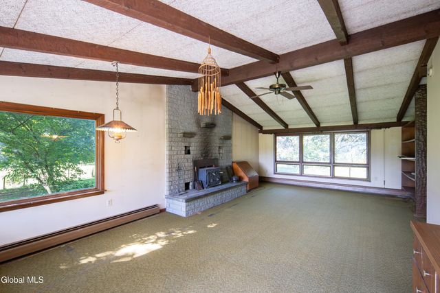 40 Rutkiewicz Road, Coeymans, NY 12143