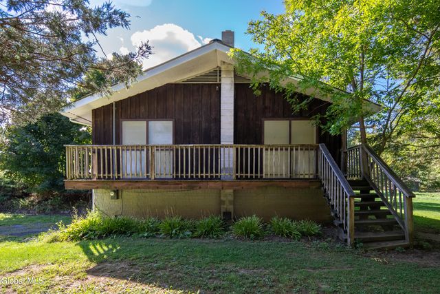 40 Rutkiewicz Road, Coeymans, NY 12143