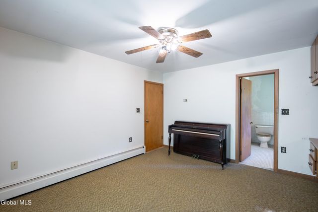 40 Rutkiewicz Road, Coeymans, NY 12143