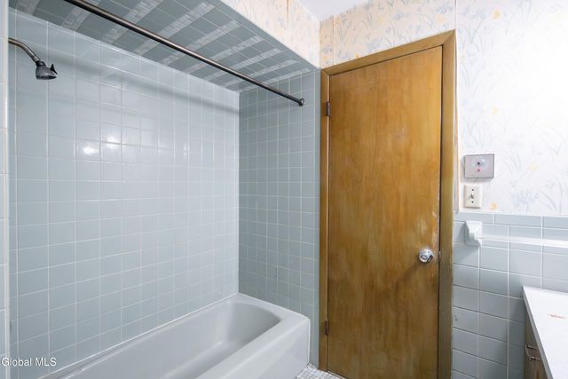 40 Rutkiewicz Road, Coeymans, NY 12143