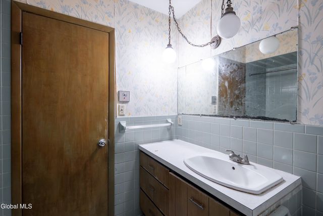 40 Rutkiewicz Road, Coeymans, NY 12143