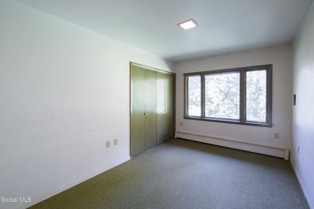 40 Rutkiewicz Road, Coeymans, NY 12143