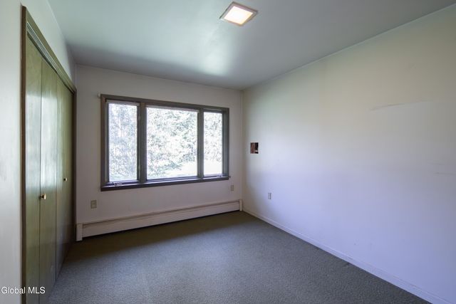 40 Rutkiewicz Road, Coeymans, NY 12143