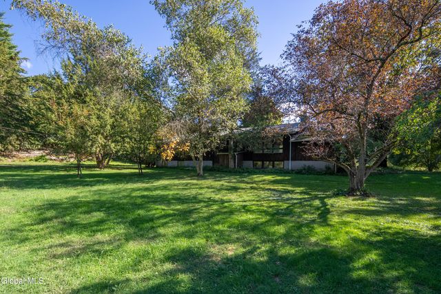 40 Rutkiewicz Road, Coeymans, NY 12143