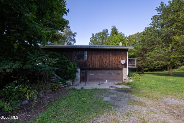 40 Rutkiewicz Road, Coeymans, NY 12143