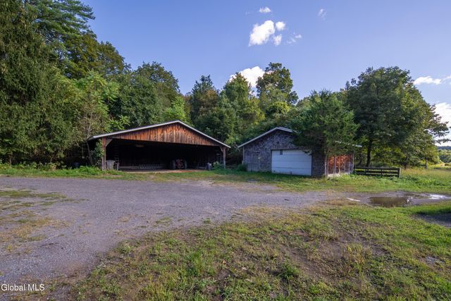 40 Rutkiewicz Road, Coeymans, NY 12143