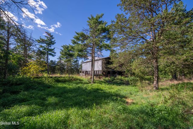 40 Rutkiewicz Road, Coeymans, NY 12143