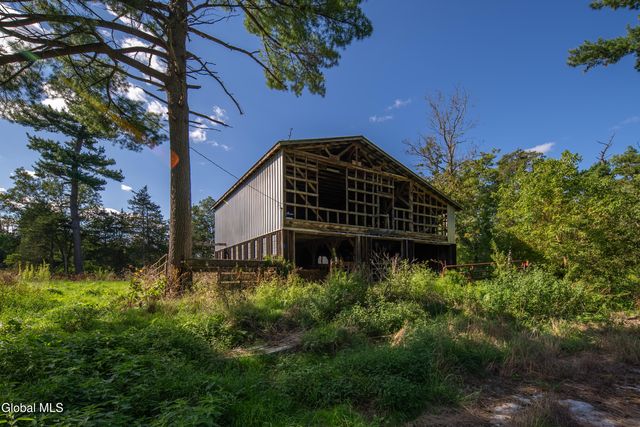 40 Rutkiewicz Road, Coeymans, NY 12143