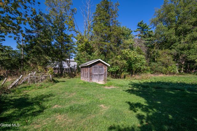 40 Rutkiewicz Road, Coeymans, NY 12143