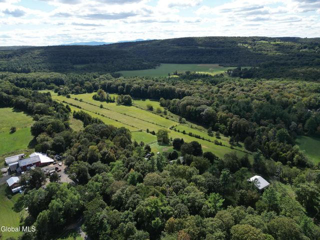 40 Rutkiewicz Road, Coeymans, NY 12143