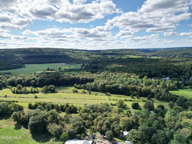 40 Rutkiewicz Road, Coeymans, NY 12143