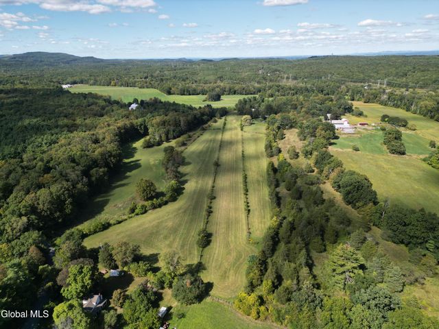 40 Rutkiewicz Road, Coeymans, NY 12143