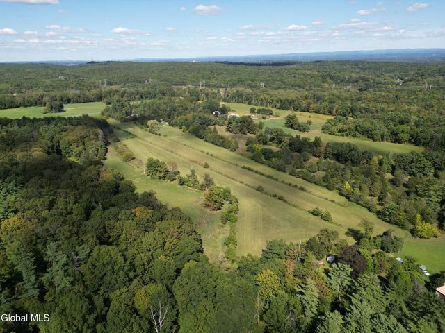 40 Rutkiewicz Road, Coeymans, NY 12143