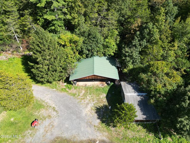 40 Rutkiewicz Road, Coeymans, NY 12143