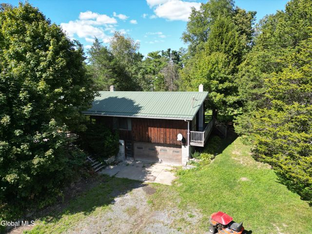 40 Rutkiewicz Road, Coeymans, NY 12143