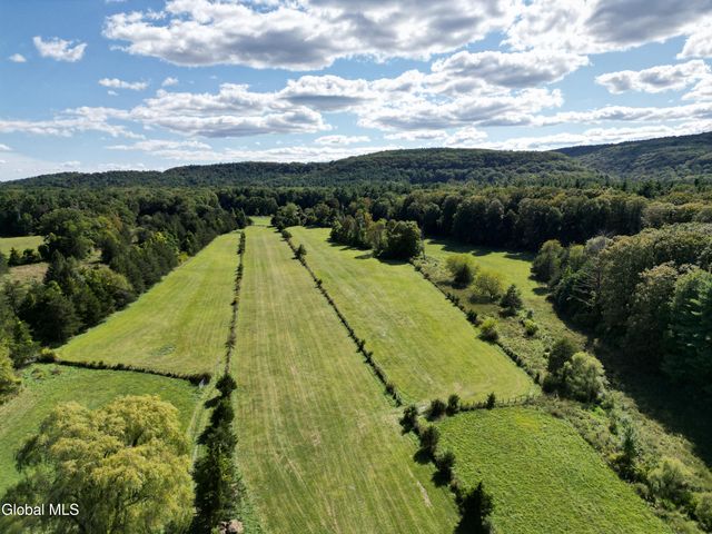 40 Rutkiewicz Road, Coeymans, NY 12143