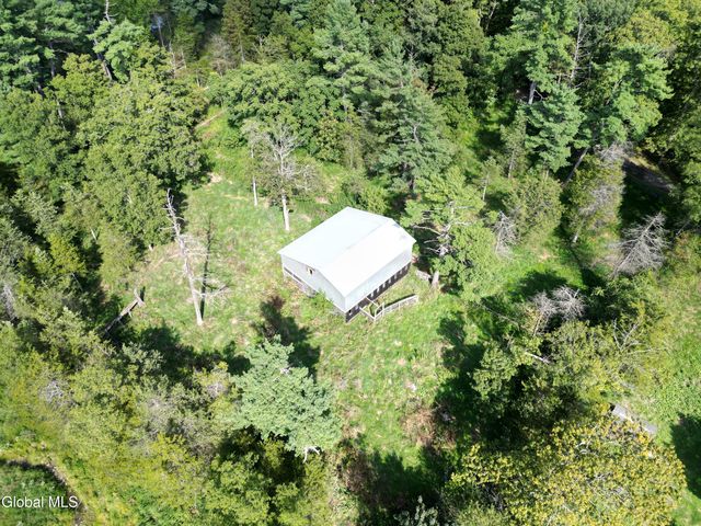 40 Rutkiewicz Road, Coeymans, NY 12143