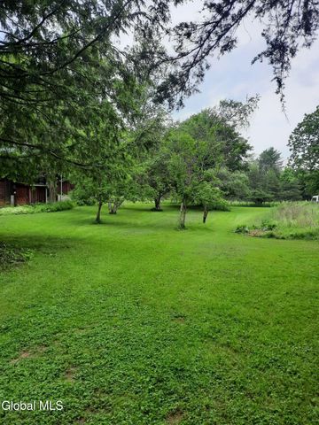 40 Rutkiewicz Road, Coeymans, NY 12143