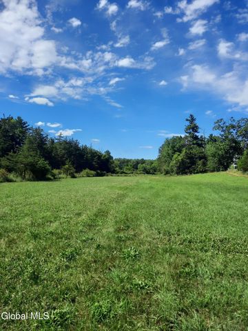 40 Rutkiewicz Road, Coeymans, NY 12143