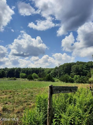 40 Rutkiewicz Road, Coeymans, NY 12143