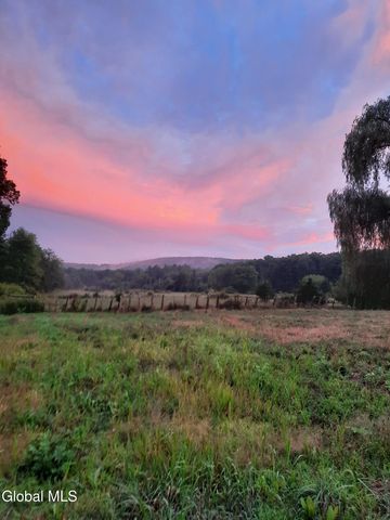 40 Rutkiewicz Road, Coeymans, NY 12143