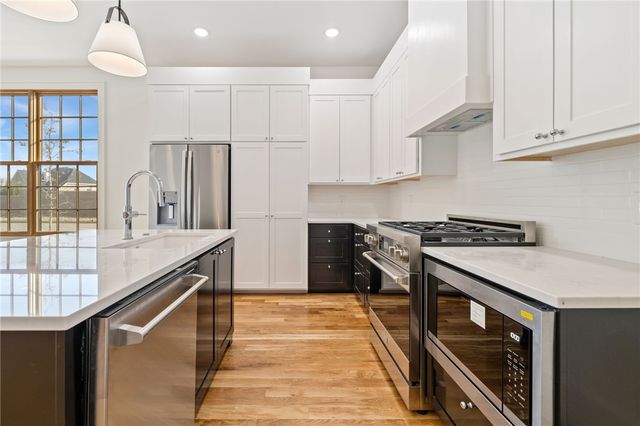 4619 S 47th Street, Rogers, AR 72758