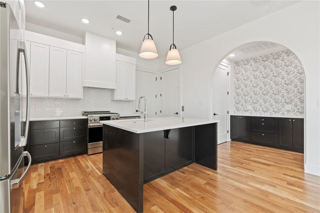 4619 S 47th Street, Rogers, AR 72758